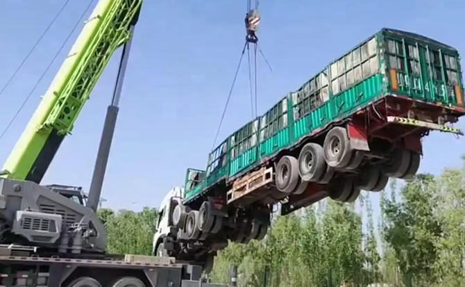 犍为道路脱困救援案例